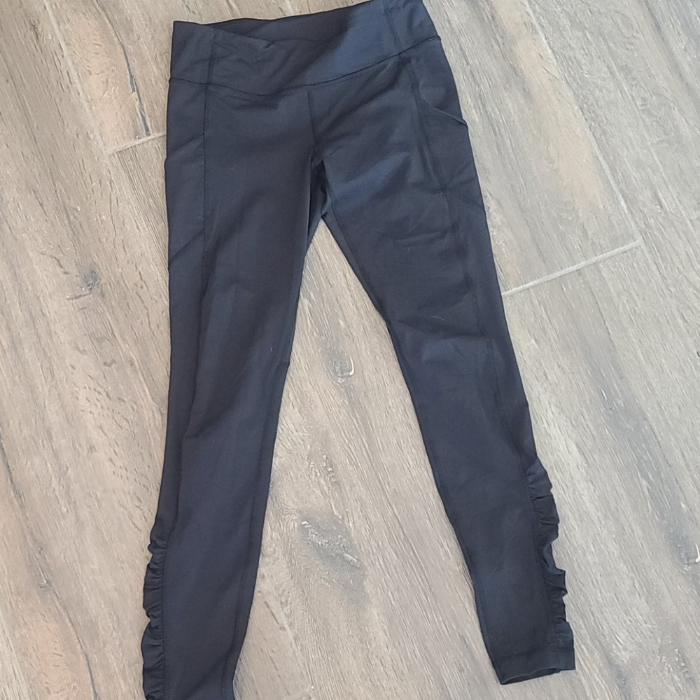 Lululemon Fast & Free  size 8  28"  luxe luon